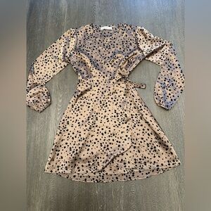 NWOT ABERCROMBIE AND FITCH LEOPARD PRINT WRAP SILKY DRESS - Size XS SKU:282